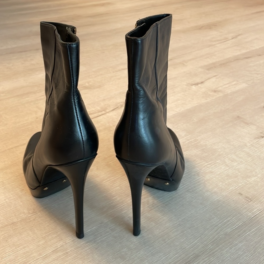 Michael Kors leather booties - Picture 2 of 5